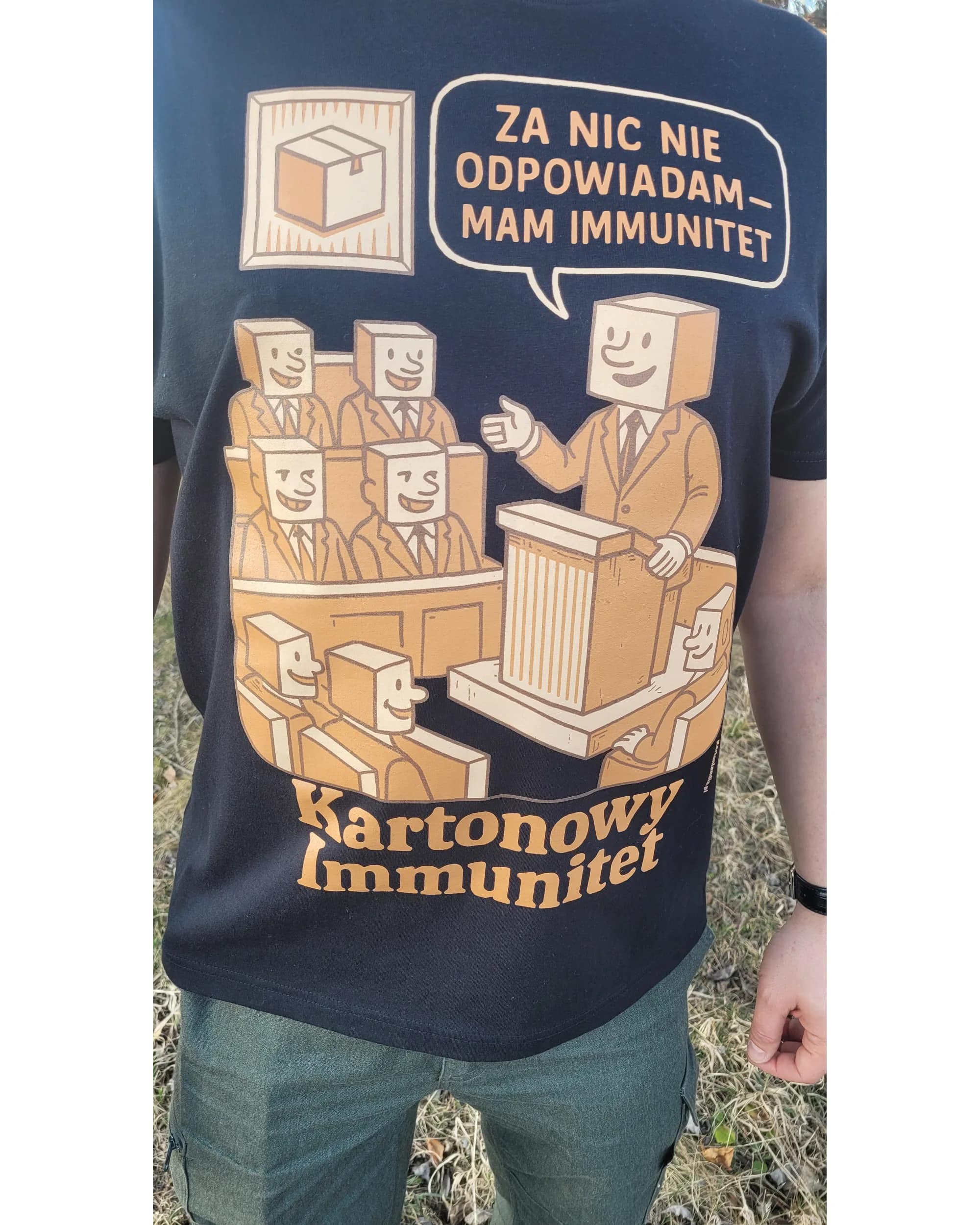 Kartonowy Immunitet – koszulka męska - obrazek 2